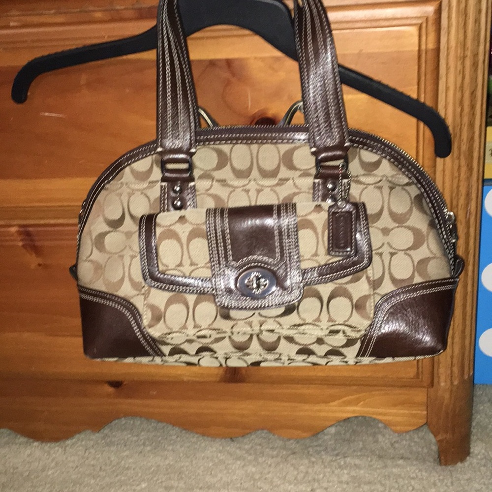 Classic coach purse